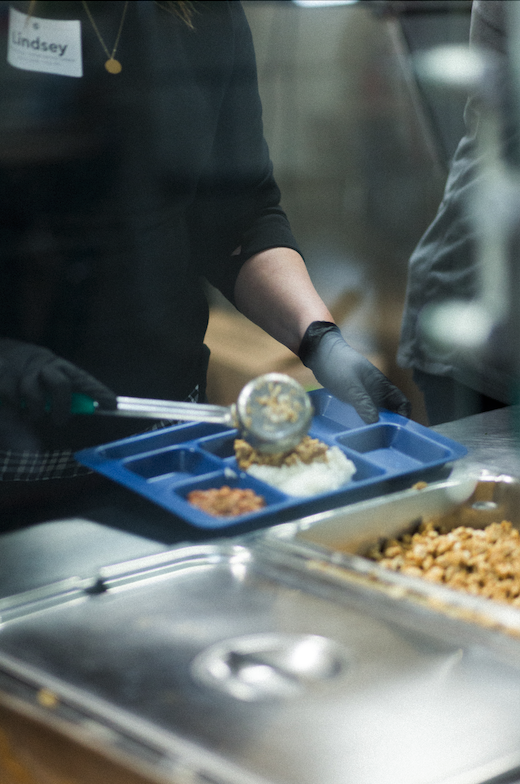 11 Volunteers Serve 525 Meals to the Homeless